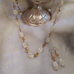 Necklace w/earrings set